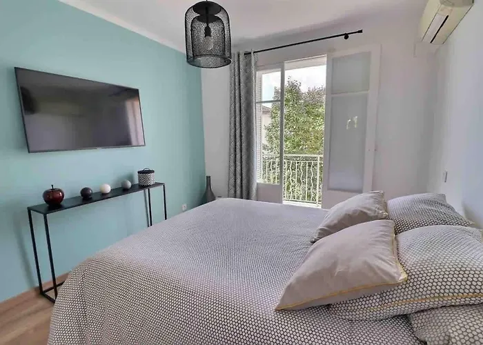 Charmant T2 Avec Balcon - Parking, Ac, Wifi